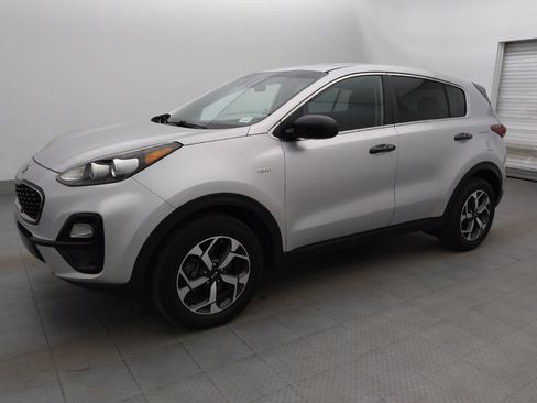 Used 2020 Kia Sportage LX AWD/4WD image 2