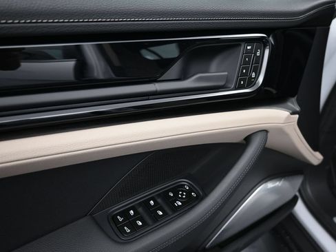 Certified 2025 Porsche Panamera image 13