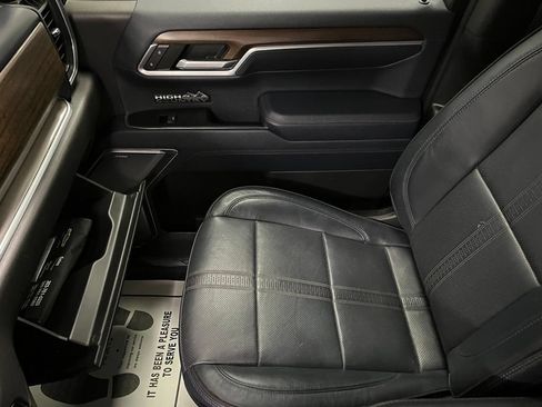 Used 2022 Chevrolet Silverado 1500 High Country w/ High Country Premium Package AWD/4WD image 40