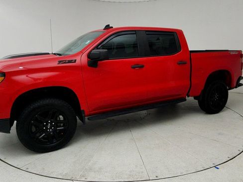Certified 2023 Chevrolet Silverado 1500 Custom Trail Boss w/ LPO, Dark Essentials Package AWD/4WD image 4