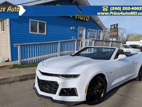 Used 2017 Chevrolet Camaro LT RWD image 1