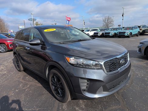 Used 2019 Kia Sorento 2.4L LX image 1