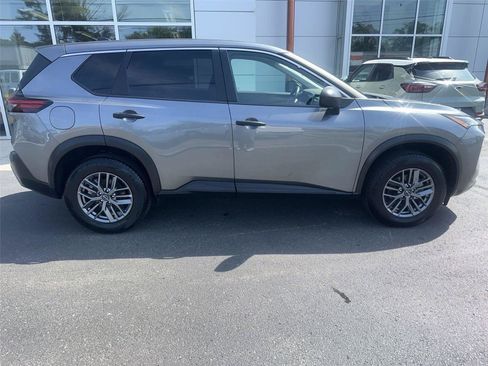 Used 2023 Nissan Rogue S AWD/4WD image 2