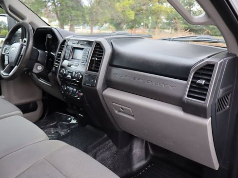 Used 2018 Ford F250 XL w/ Power Equipment Group AWD/4WD image 17