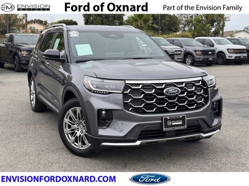 Used 2026 Ford Explorer Platinum RWD image 1