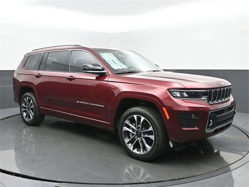 New 2025 Jeep Grand Cherokee L Overland w/ Trailer Tow Package image 7