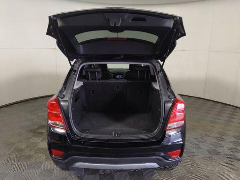 Used 2020 Chevrolet Trax LT w/ LT Convenience Package FWD image 29