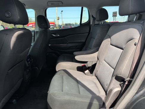 Used 2021 GMC Acadia SLE w/ Driver Convenience Package image 18