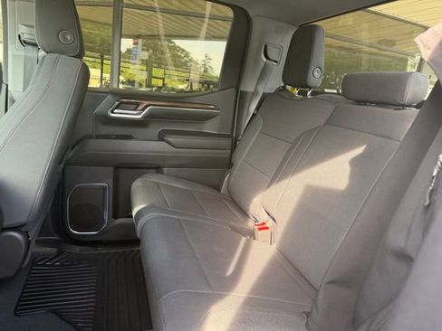Used 2024 Chevrolet Silverado 1500 LT AWD/4WD image 12