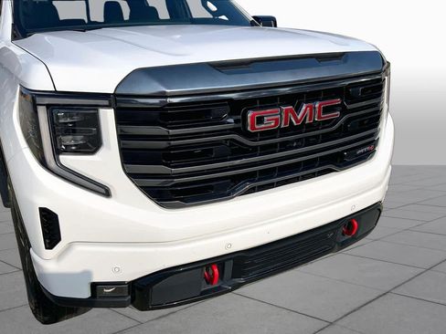 Used 2024 GMC Sierra 1500 AT4 w/ AT4 Premium Package AWD/4WD image 32