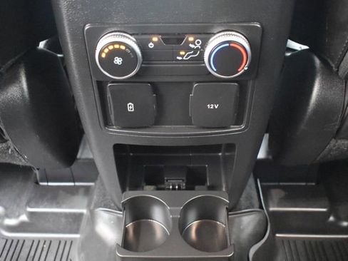 Used 2022 Ford Explorer XLT w/ Equipment Group 202A image 34