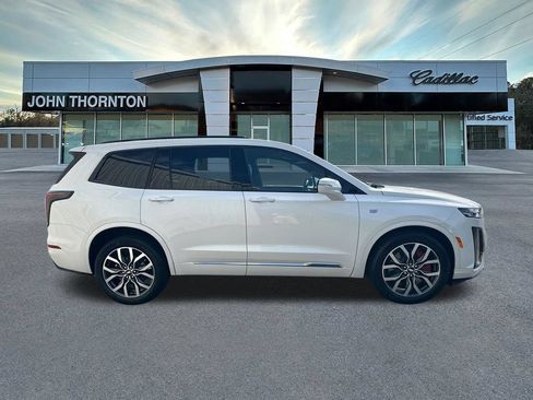 Certified 2024 Cadillac XT6 Sport w/ LPO, Floor Liner Package AWD/4WD image 4