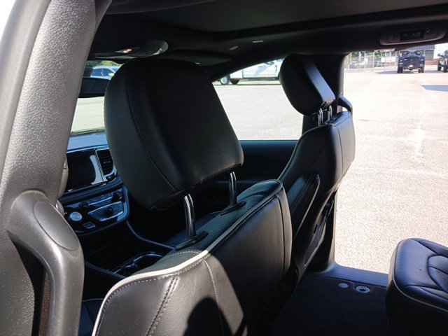 Used 2025 Chrysler Pacifica Limited FWD image 18