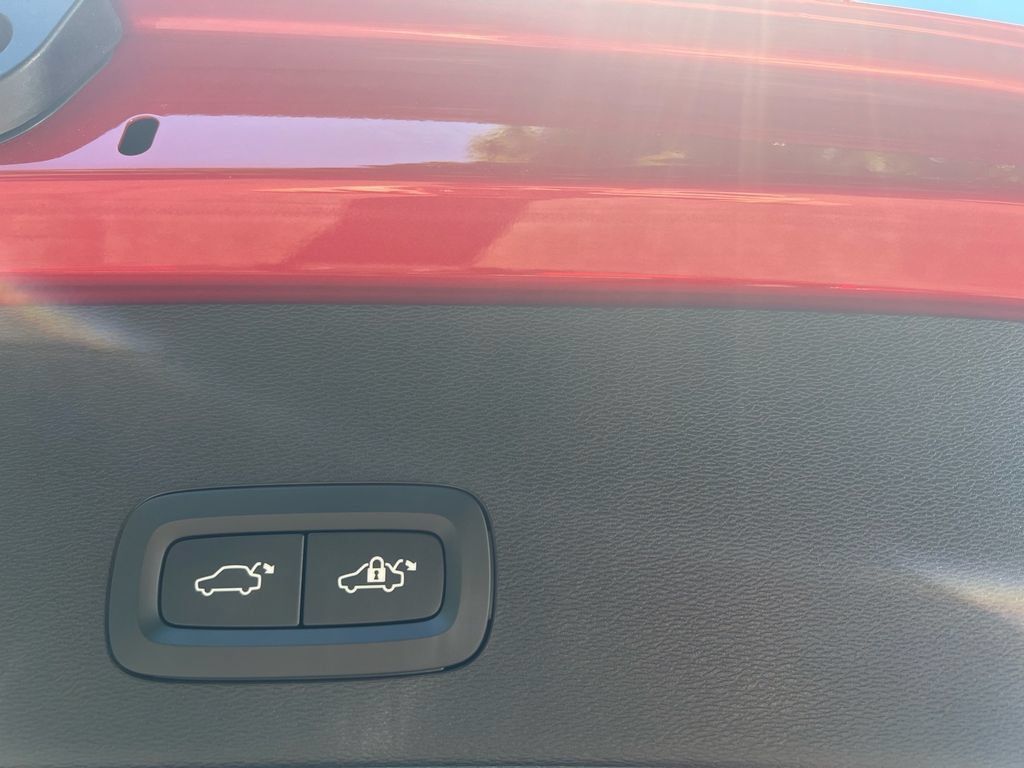 Certified 2023 Volvo C40 P8 Recharge Ultimate AWD/4WD image 27
