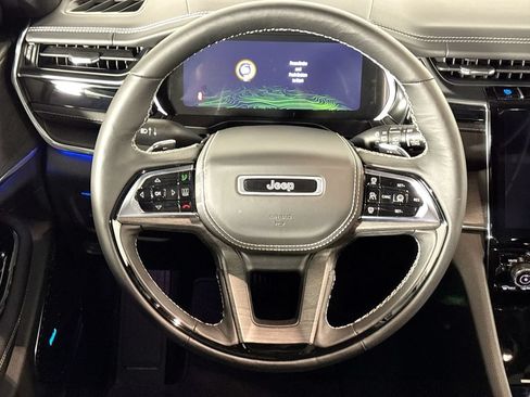 New 2024 Jeep Grand Cherokee Overland w/ Advanced Protech Group III AWD/4WD image 13
