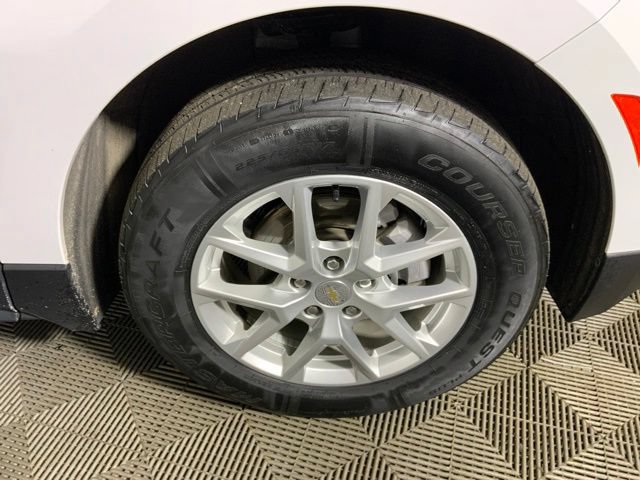 Used 2023 Chevrolet Equinox LS w/ LS Convenience Package AWD/4WD image 13