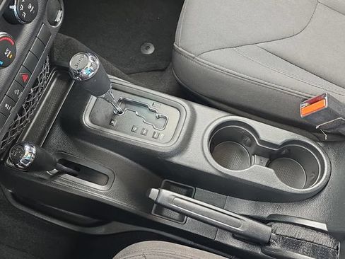 Used 2018 Jeep Wrangler Sport AWD/4WD image 23