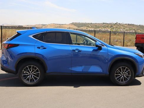 Used 2025 Lexus NX 250 FWD w/ Premium Package image 3
