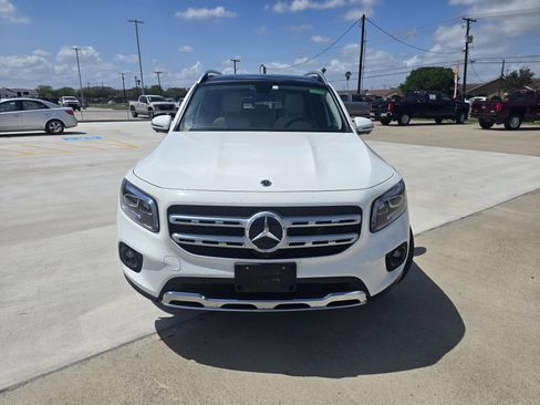 Used 2021 Mercedes-Benz GLB 250 image 8