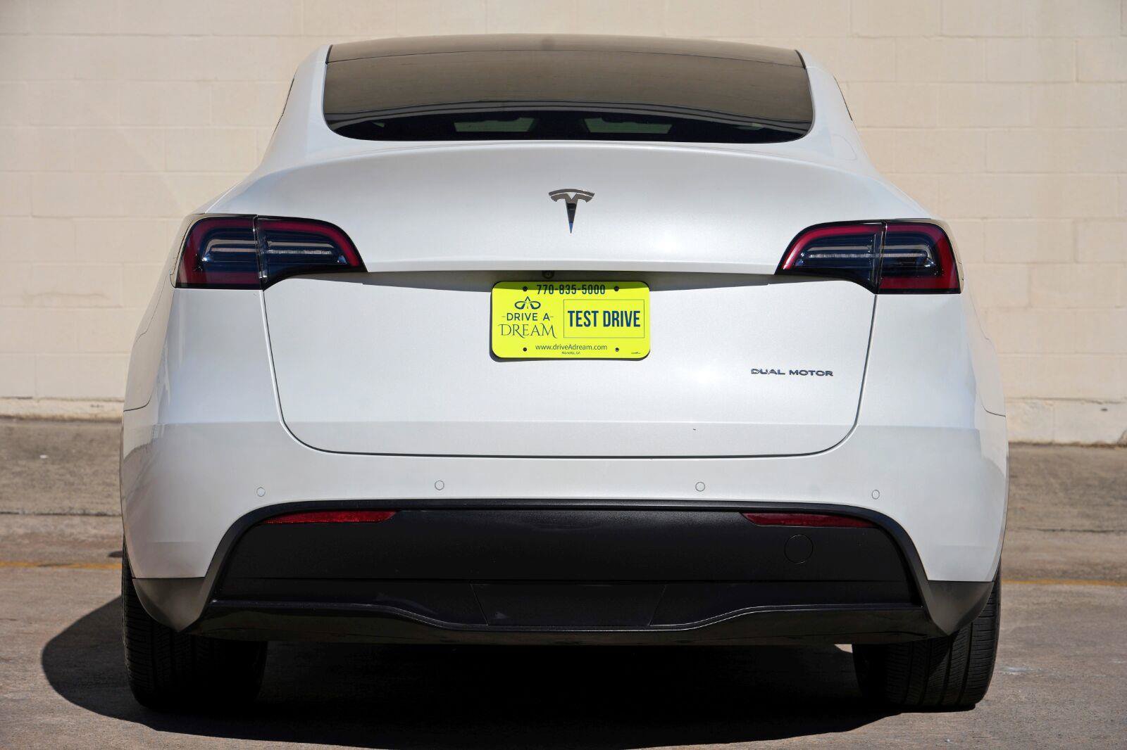 Used 2021 Tesla Model Y Long Range AWD/4WD image 11