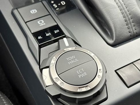 Used 2025 Toyota Tacoma SR5 image 30