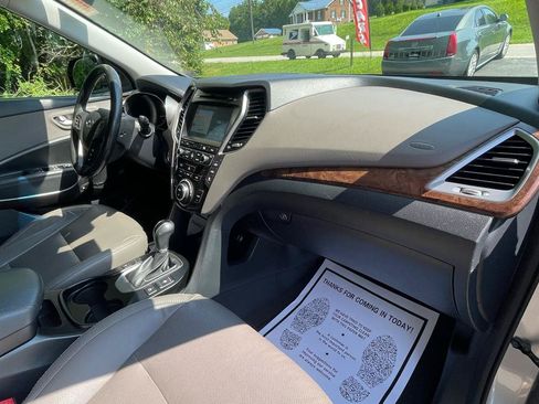 Used 2017 Hyundai Santa Fe AWD image 30