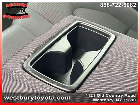 Used 2024 Toyota Highlander LE image 18