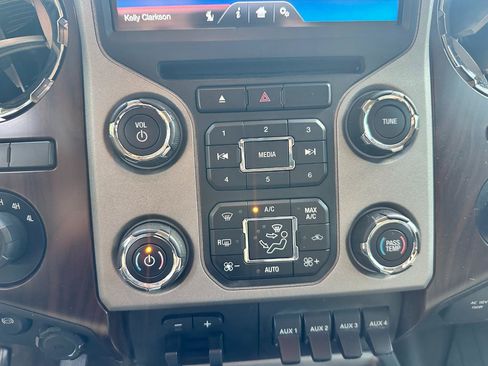 Used 2015 Ford F250 Lariat w/ Lariat Ultimate Package AWD/4WD image 45