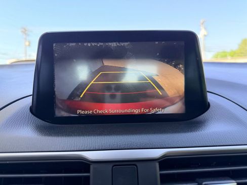 Used 2018 MAZDA MAZDA3 Touring FWD image 20