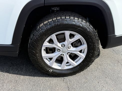 Used 2022 Jeep Grand Cherokee L Limited image 10