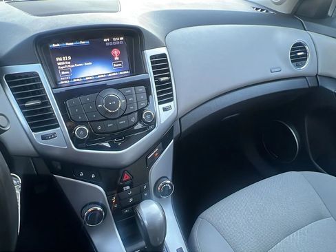 Used 2013 Chevrolet Cruze LT w/ All-Star Edition image 17
