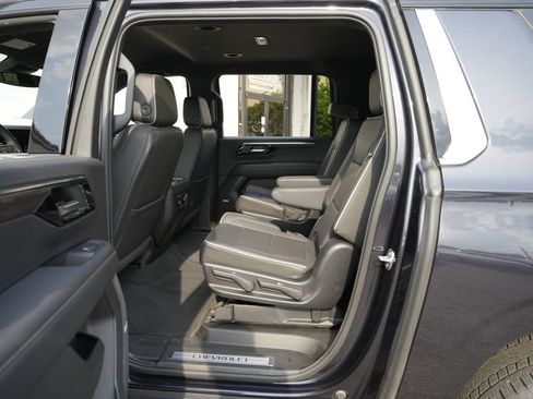 Used 2025 Chevrolet Suburban Premier AWD/4WD image 26