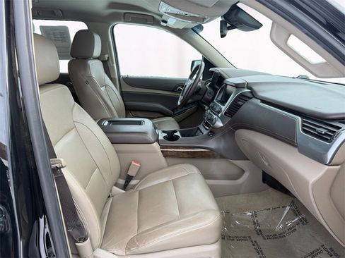 Used 2018 Chevrolet Suburban LT image 15
