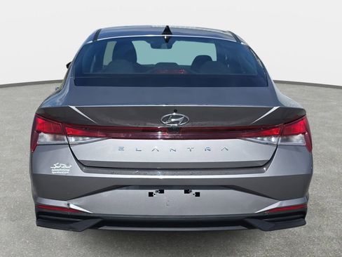 Used 2023 Hyundai Elantra SEL w/ Convenience Package FWD image 6
