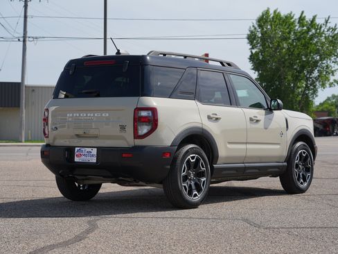Used 2025 Ford Bronco Sport Outer Banks AWD/4WD image 3