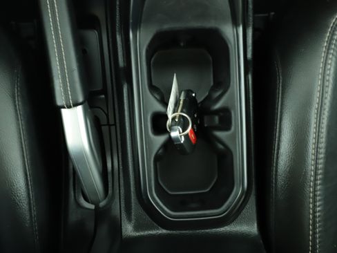 Used 2018 Jeep Wrangler Unlimited Sahara image 20