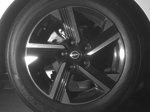 Used 2025 Nissan Sentra SV FWD image 15