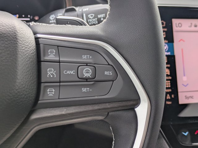 New 2026 Jeep Grand Cherokee Limited w/ Limited Altitude Package RWD image 30