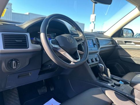 Used 2023 Volkswagen Atlas SE image 6