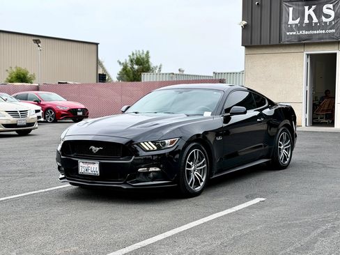 Used 2016 Ford Mustang GT RWD image 3