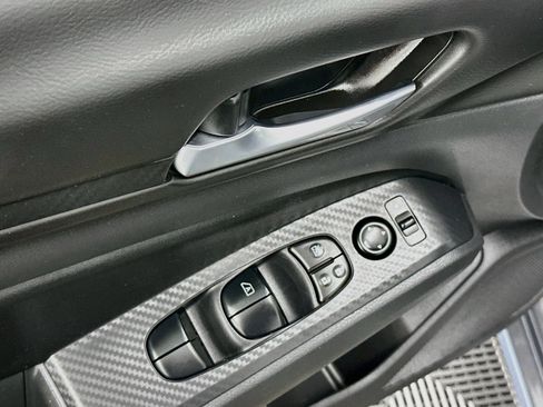 Used 2025 Nissan Altima 2.5 SV FWD image 15