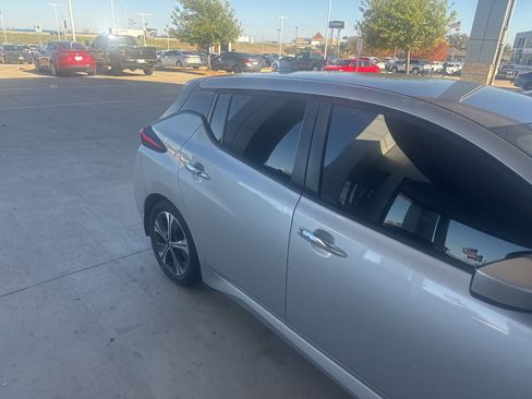 Used 2021 Nissan Leaf SV image 14