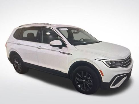 Used 2023 Volkswagen Tiguan SE image 5