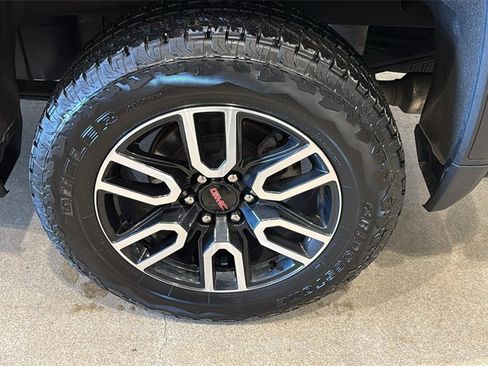 Used 2022 GMC Sierra 1500 AT4 w/ AT4 Premium Package image 10