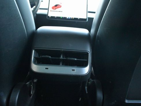 Used 2021 Tesla Model 3 Standard Range Plus image 28