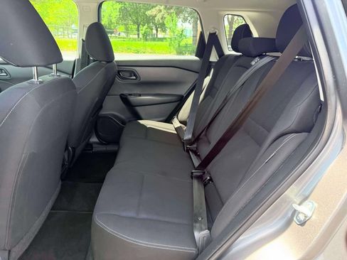 Used 2024 Nissan Rogue S FWD image 12