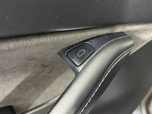 Used 2022 Tesla Model Y Performance AWD/4WD image 15