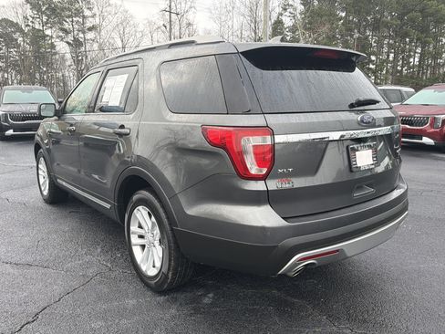 Used 2016 Ford Explorer XLT w/ Equipment Group 202A image 5