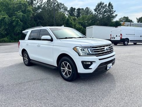 Used 2020 Ford Expedition XLT w/ Equipment Group 201A RWD image 3