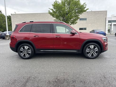 New 2025 Mercedes-Benz GLB 250 image 2